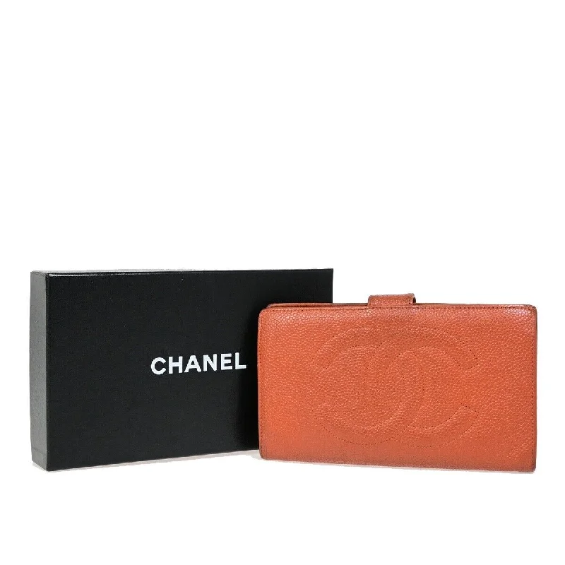 keychains with unique style-Chanel Logo Cc  Leather Wallet  (Pre-Owned)