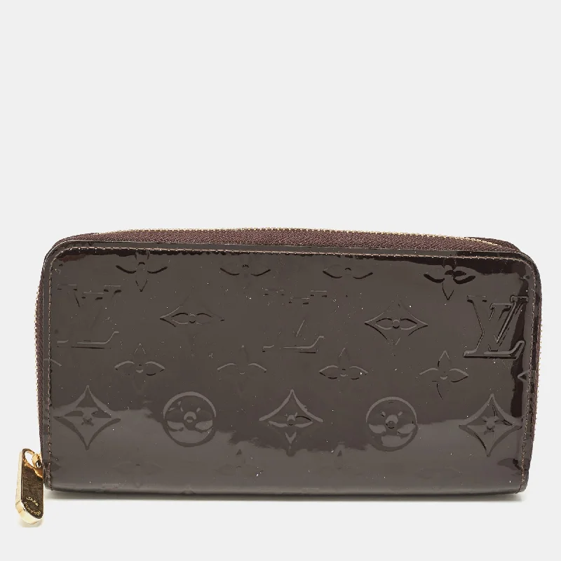 keychains with sleek texture-Louis Vuitton Amarante Monogram Vernis Zippy Wallet