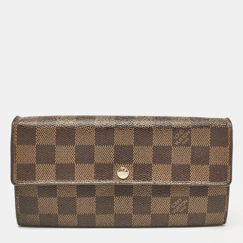 keychains with monogram-Louis Vuitton Monogram Canvas Sarah Wallet