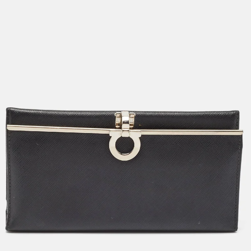 keychains with leather texture-Salvatore Ferragamo Black Leather Gancini Clasp Continental Wallet